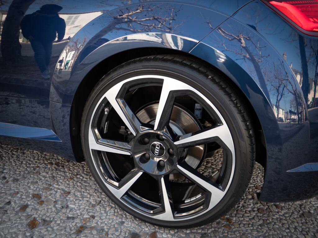 Jantes – AUDI – TT RS – 2018 – Mugello Blue pearl – 400 ch – 5 Cylindres en Ligne – 18 175 km – Transmission : Sequentielle – Origine Monaco – Privaty Cars – Dépôt-vente sécurisé de véhicules de prestige près de Poitiers