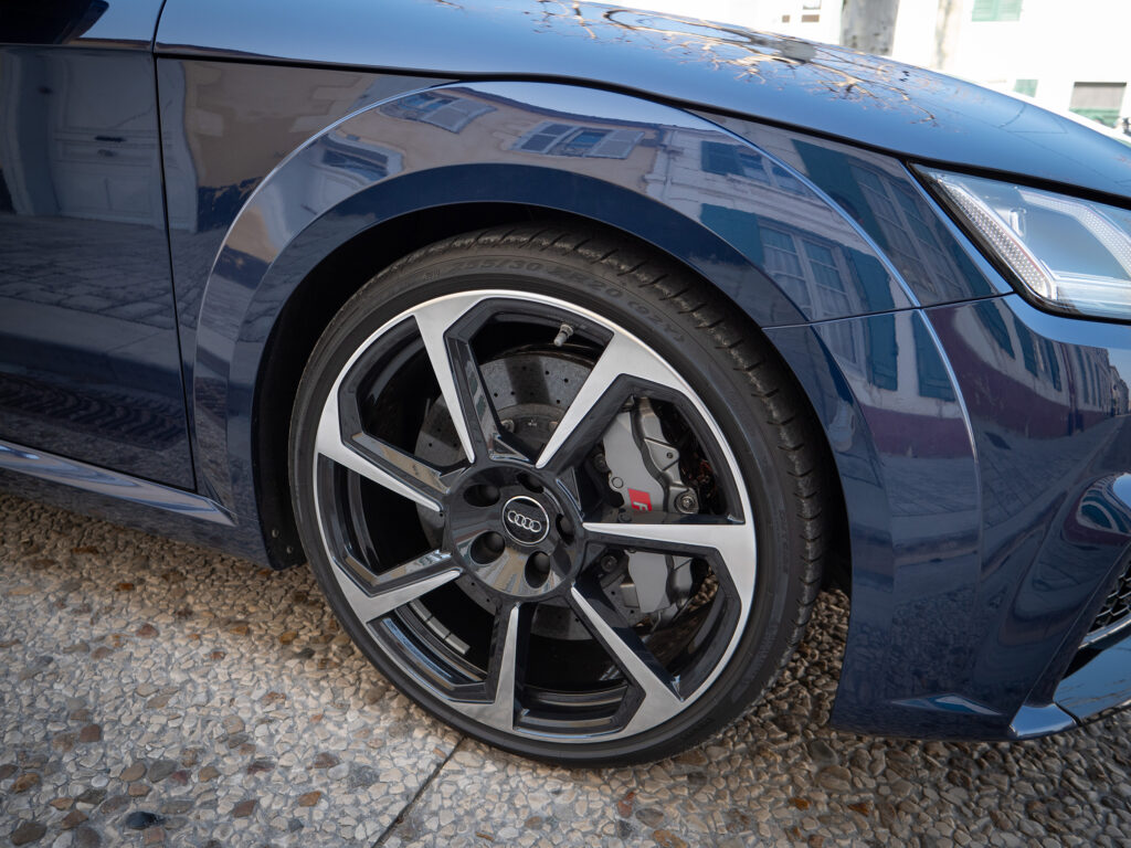 Jantes – AUDI – TT RS – 2018 – Mugello Blue pearl – 400 ch – 5 Cylindres en Ligne – 18 175 km – Transmission : Sequentielle – Origine Monaco – Privaty Cars – Recherche de supercars hors marché à La Rochelle