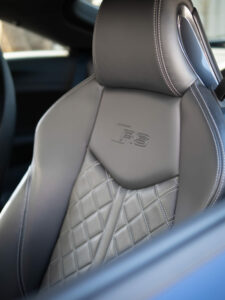 Sièges baquets en cuir avec logo – AUDI – TT RS – 2018 – Mugello Blue pearl – 400 ch – 5 Cylindres en Ligne – 18 175 km – Transmission : Sequentielle – Origine Monaco – Privaty Cars – Showroom de voitures de sport haut de gamme près de Poitiers