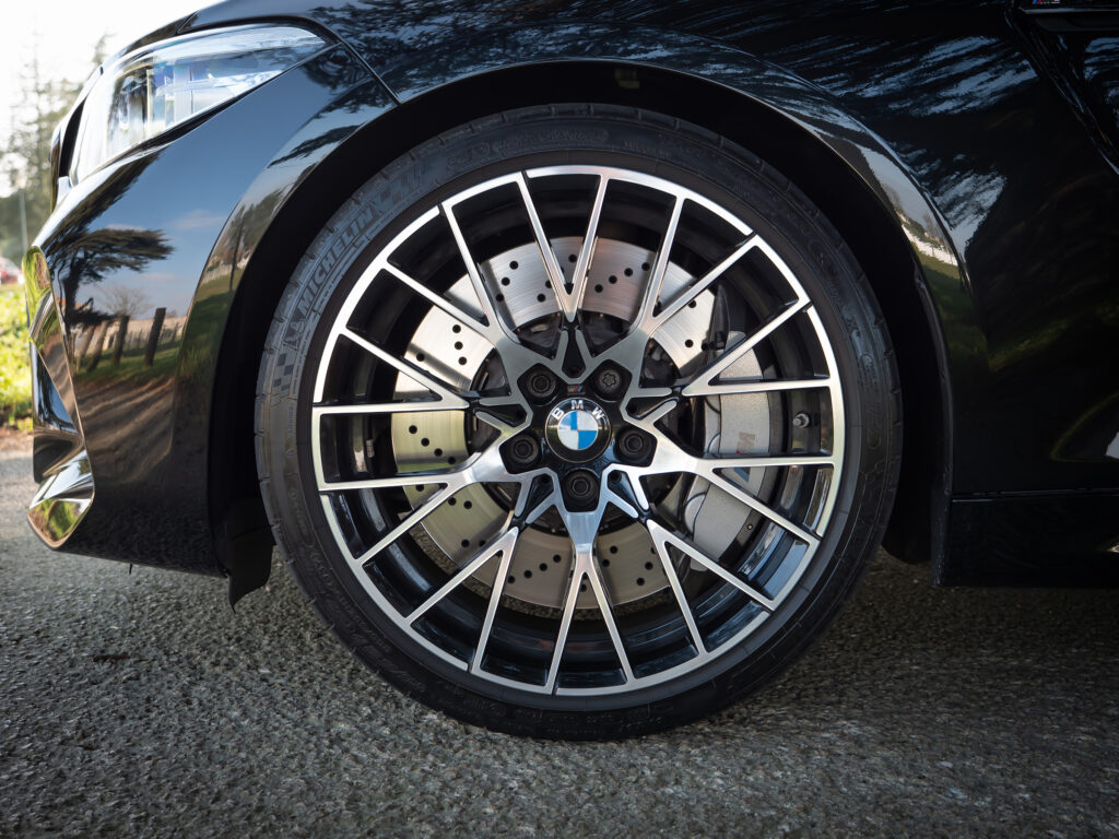 Jantes – BMW – M2 Compétition – 2019 – Noir Saphirschwarz – 410 ch – 6 Cylindres en Ligne – 16 847 km – Transmission : Sequentielle – Origine France – Privaty Cars – Achat et vente de voitures de luxe d’occasion proche de Nantes