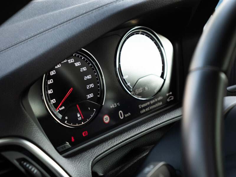 Tableau de bord – BMW – M2 Compétition – 2019 – Noir Saphirschwarz – 410 ch – 6 Cylindres en Ligne – 16 847 km – Transmission : Sequentielle – Origine France – Privaty Cars – Courtage automobile BMW entre Bordeaux et Nantes