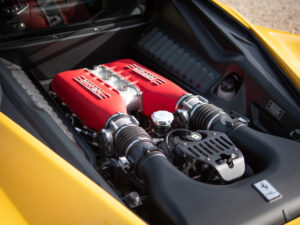 Moteur – FERRARI – 458 Italia – 2011 – Giallo Triplo Strato – 570 ch – V8 Atmosphérique – 49 500 km – Transmission : Sequentielle – Origine Espagne – Privaty Cars – Rachat immédiat de véhicules de prestige en Charente-Maritime