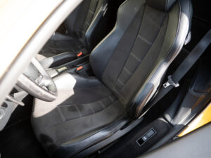 Sièges baquets en cuir – FERRARI – 458 Italia – 2011 – Giallo Triplo Strato – 570 ch – V8 Atmosphérique – 49 500 km – Transmission : Sequentielle – Origine Espagne – Privaty Cars – Spécialiste des sportives d’occasion proche de Nantes