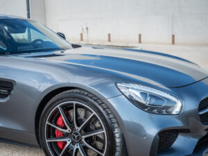 Jante alliage avec étriers rouges – AMG – AMG GTS – 2015 – Gris Sélénite – 510 ch – V8 Bi-Turbo – 69 000 km – Transmission : Sequentielle – Origine Allemagne – Privaty Cars – Reprise cash de voitures de luxe sans obligation d’achat entre Bordeaux et Nantes
