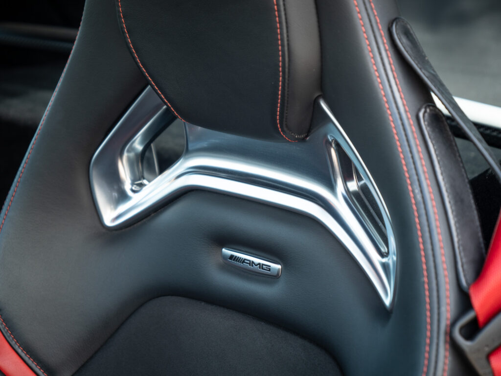 Sièges baquets en cuir – AMG – AMG GTS – 2015 – Gris Sélénite – 510 ch – V8 Bi-Turbo – 69 000 km – Transmission : Sequentielle – Origine Allemagne – Privaty Cars – Recherche personnalisée de modèles AMG à La Rochelle