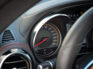 Tableau de bord – AMG – AMG GTS – 2015 – Gris Sélénite – 510 ch – V8 Bi-Turbo – 69 000 km – Transmission : Sequentielle – Origine Allemagne – Privaty Cars – Expertise et vente de modèles Super Sport en Nouvelle-Aquitaine