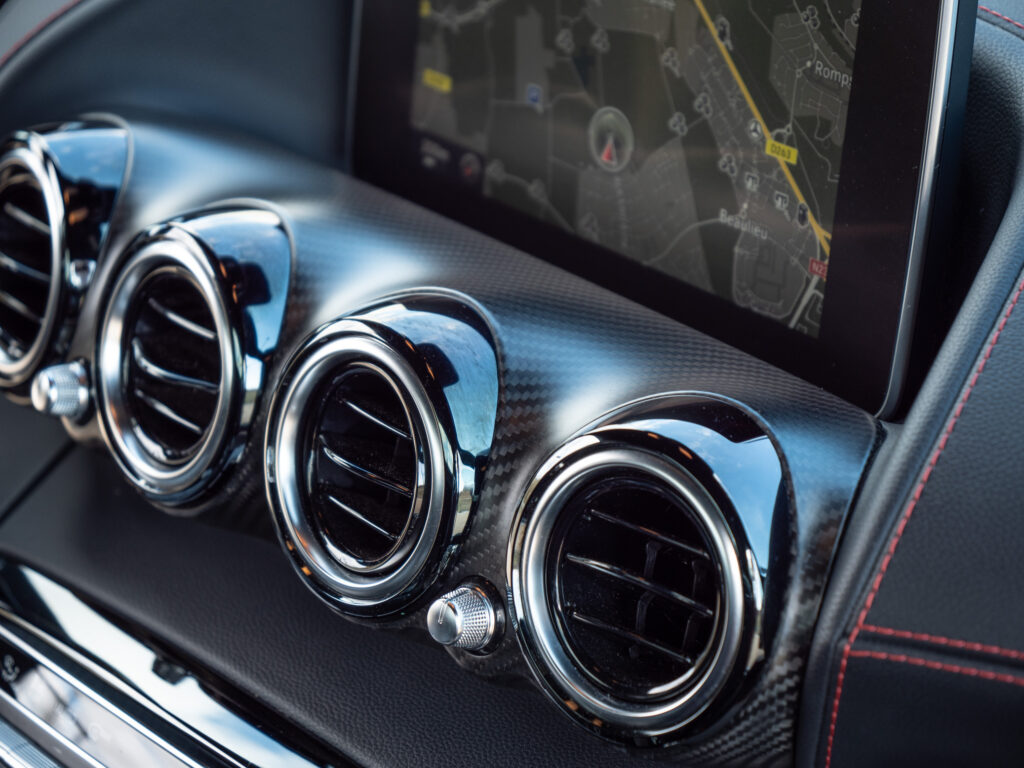 Bouches d'aération en aluminium poli – AMG – AMG GTS – 2015 – Gris Sélénite – 510 ch – V8 Bi-Turbo – 69 000 km – Transmission : Sequentielle – Origine Allemagne – Privaty Cars – Vente de supercars d’occasion entre Bordeaux et Nantes