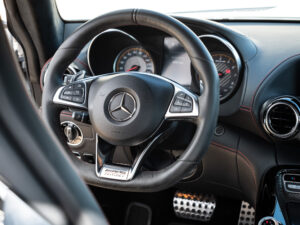 Volant – AMG – AMG GTS – 2015 – Gris Sélénite – 510 ch – V8 Bi-Turbo – 69 000 km – Transmission : Sequentielle – Origine Allemagne – Privaty Cars – Intermédiaire de confiance vente voiture sport près de Poitiers