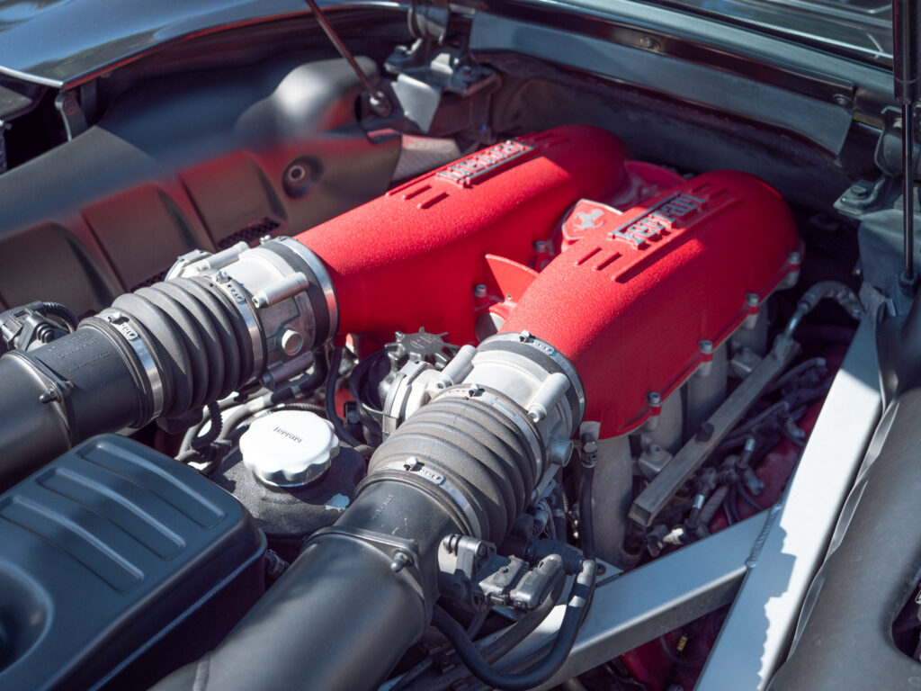 Moteur – FERRARI – F430 Spider – 2006 – Grigio Silverstone – 490 ch – V8 Atmosphérique – 55 800 km – Transmission : Sequentielle – Origine Pays-Bas – Privaty Cars – Importation de véhicules de prestige et sportifs près de Niort