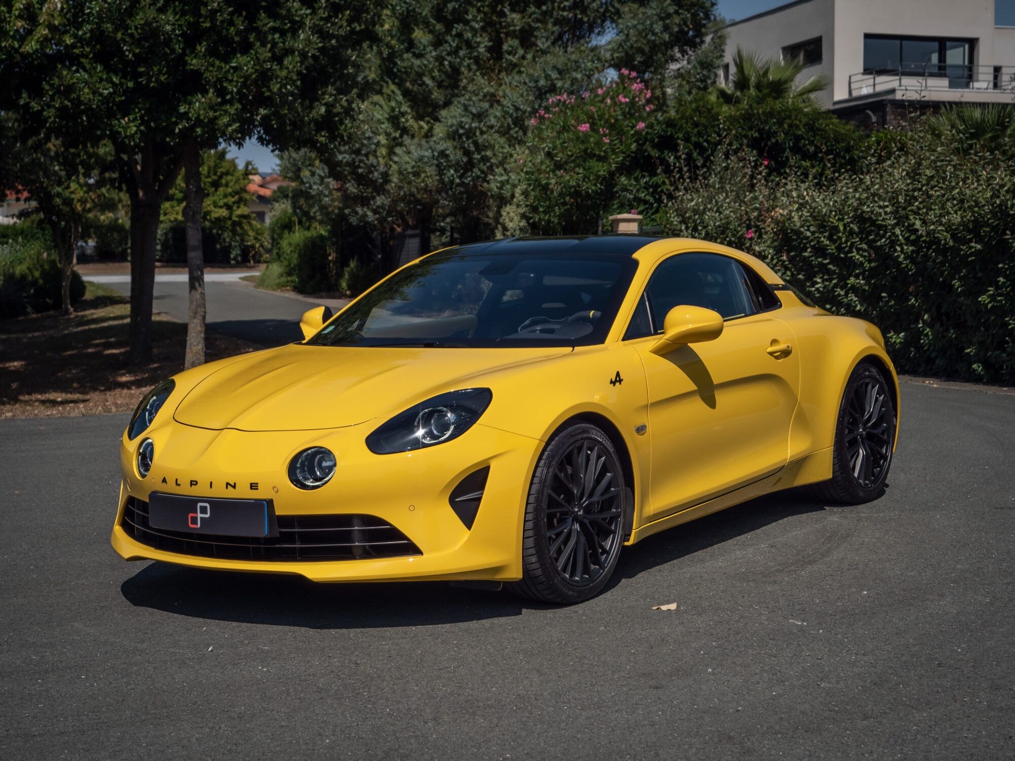 À vendre – ALPINE – A110 Color Edition – 2021 – Jaune Tournesol – 16 900 km – 292 ch – 4 cylindres Turbo – Transmission : Sequentielle – Photo principale – Origine Allemagne – Privaty Cars – Dépôt-vente de véhicules ALPINE à 2 heures de Paris en TGV