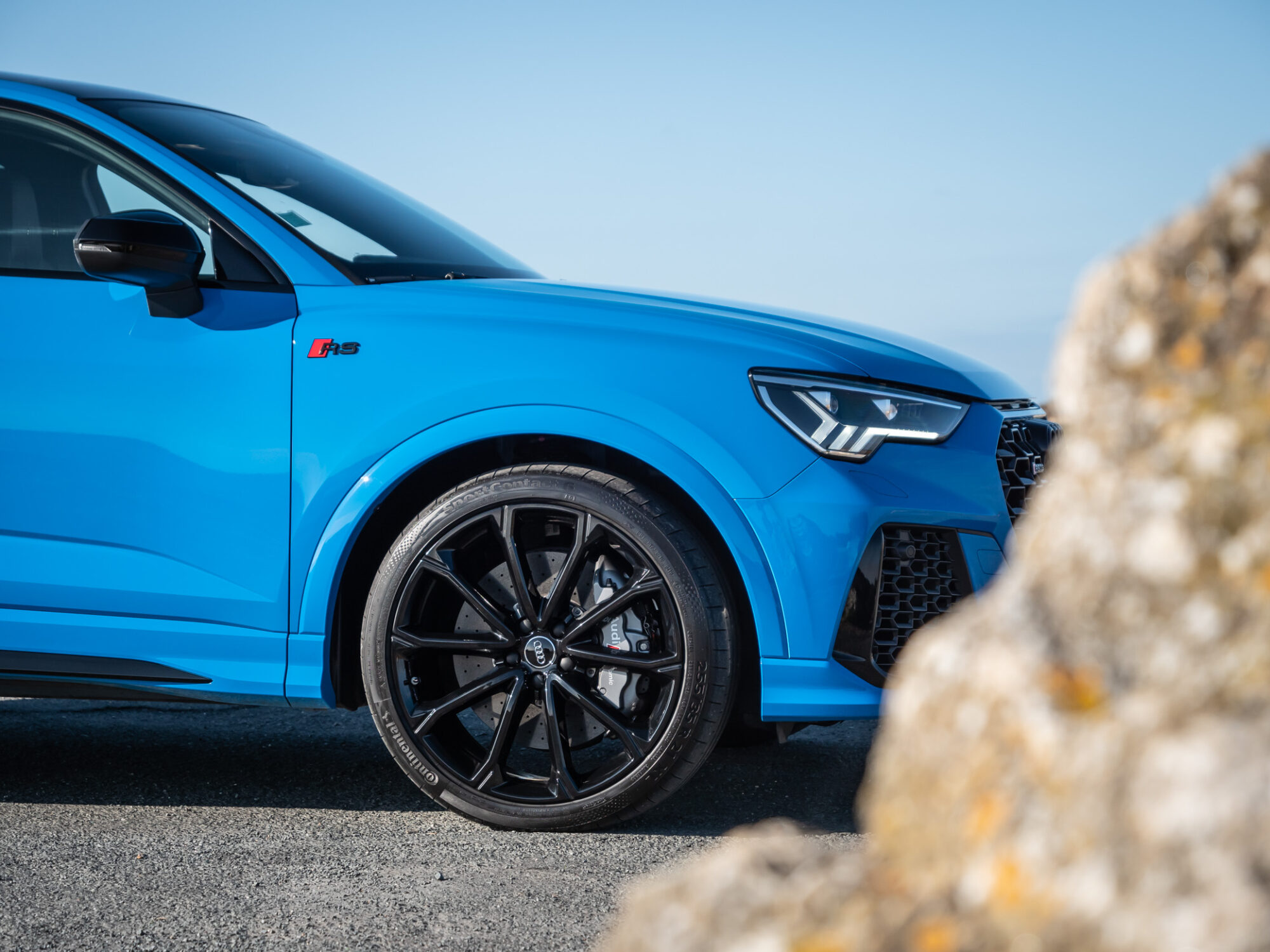 À vendre – AUDI – RS Q3 Sportback – 2020 – Turbo blue – 16 900 km – 400 ch – 5 cylindres Turbo – Transmission : Sequentielle – Vue principale – Origine Allemagne – Privaty Cars – Estimation et rachat de véhicules haut de gamme entre Bordeaux et Nantes