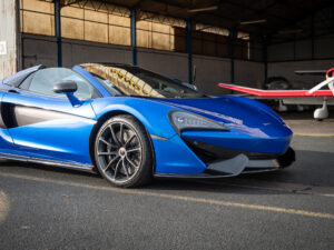 À vendre – MCLAREN – 570S Spider – 2019 – Vega Blue – 18 900 km – 570 ch – V8 Bi-Turbo – Transmission : Sequentielle – Vue principale – Origine Allemagne – Privaty Cars – Achat et vente de voitures de luxe d’occasion à La Rochelle