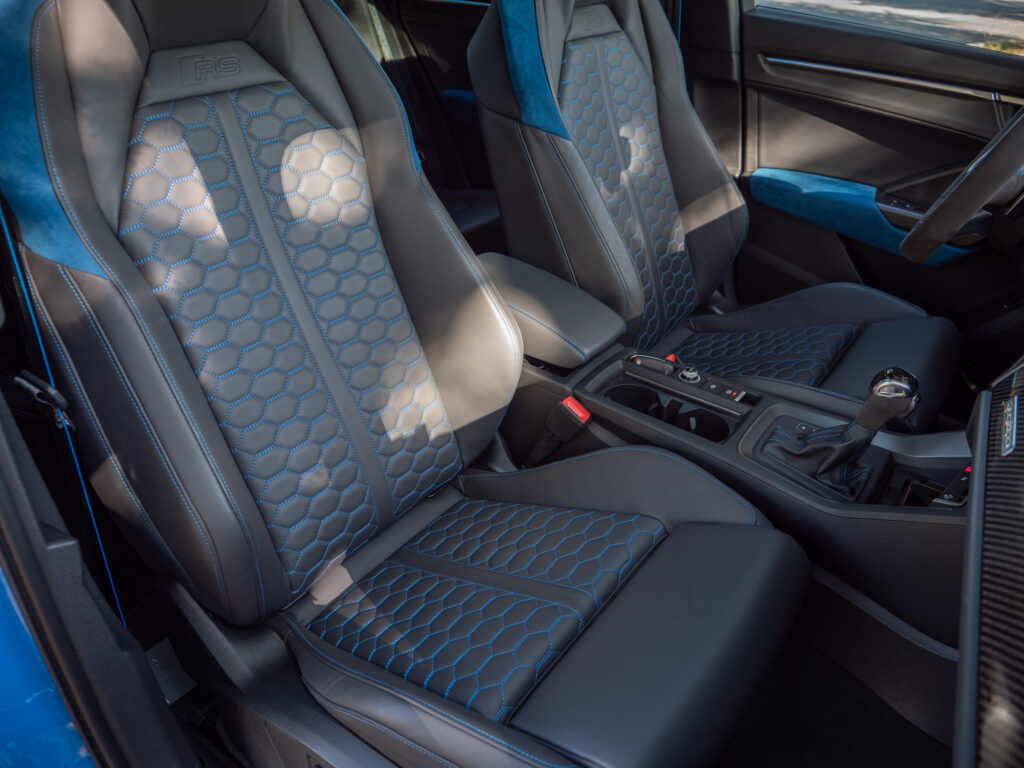 Sièges baquets en cuir – AUDI – RS Q3 Sportback – 2020 – Turbo blue – 400 ch – 5 cylindres Turbo – 16 900 km – Transmission : Sequentielle – Origine Allemagne – Privaty Cars – Conciergerie automobile pour véhicules de sport près de Poitiers