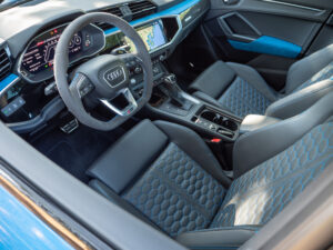 Tableau de bord – AUDI – RS Q3 Sportback – 2020 – Turbo blue – 400 ch – 5 cylindres Turbo – 16 900 km – Transmission : Sequentielle – Origine Allemagne – Privaty Cars – Rachat cash de voitures AUDI près de Niort