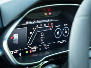 Tableau de bord – AUDI – RS Q3 Sportback – 2020 – Turbo blue – 400 ch – 5 cylindres Turbo – 16 900 km – Transmission : Sequentielle – Origine Allemagne – Privaty Cars – Expert des sportives d’occasion haut de gamme à 2 heures de Paris en TGV