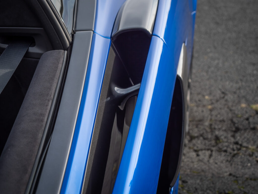 Carrosserie – MCLAREN – 570S Spider – 2019 – Vega Blue – 570 ch – V8 Bi-Turbo – 18 900 km – Transmission : Sequentielle – Origine Allemagne – Privaty Cars – Expert des sportives d’occasion haut de gamme à La Rochelle