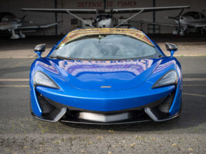 Vue avant avec phares distinctifs – MCLAREN – 570S Spider – 2019 – Vega Blue – 570 ch – V8 Bi-Turbo – 18 900 km – Transmission : Sequentielle – Origine Allemagne – Privaty Cars – Achat et vente de voitures de sport d’occasion en Nouvelle-Aquitaine