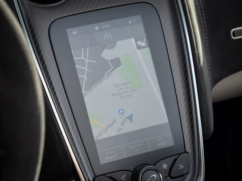 Écran de navigation tactile – MCLAREN – 570S Spider – 2019 – Vega Blue – 570 ch – V8 Bi-Turbo – 18 900 km – Transmission : Sequentielle – Origine Allemagne – Privaty Cars – Reprise cash de voitures de luxe sans obligation d’achat dans l’Ouest de la France
