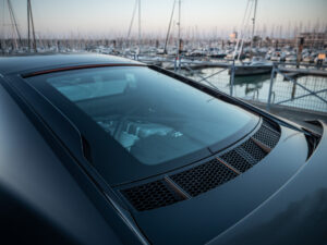 Vitre arrière avec grille d'aération – AUDI – R8 Performance – 2020 – Noir Mythic – 620 ch – V10 – 32 900 km – Transmission : Sequentielle – Origine Italie – Privaty Cars – Estimation et rachat de véhicules haut de gamme dans l’Ouest de la France