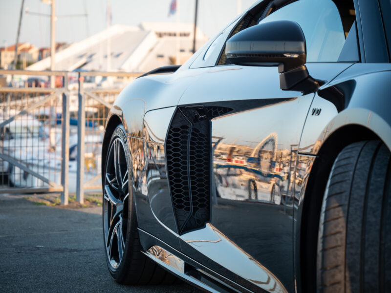 Aile avec prise d'air intégrée – AUDI – R8 Performance – 2020 – Noir Mythic – 620 ch – V10 – 32 900 km – Transmission : Sequentielle – Origine Italie – Privaty Cars – Expert des modèles AUDI à 2 heures de Paris en TGV