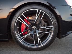 Jantes avec étriers rouges – AUDI – R8 Performance – 2020 – Noir Mythic – 620 ch – V10 – 32 900 km – Transmission : Sequentielle – Origine Italie – Privaty Cars – Véhicules de sport et de luxe d’occasion proche de Bordeaux