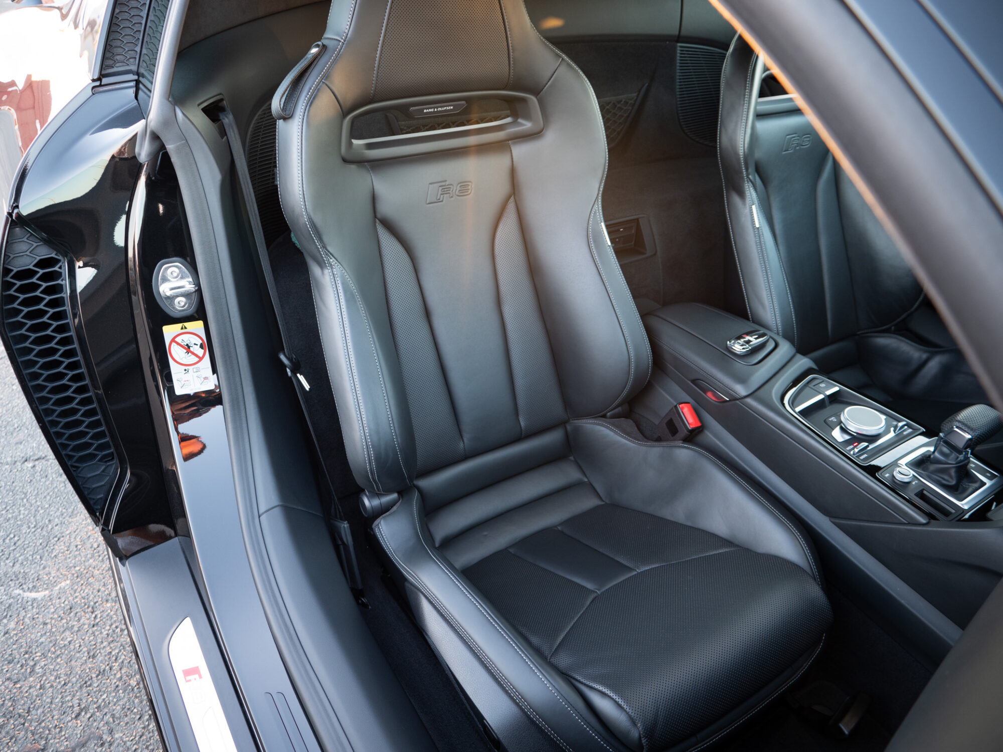 Sièges baquets en cuir – AUDI – R8 Performance – 2020 – Noir Mythic – 620 ch – V10 – 32 900 km – Transmission : Sequentielle – Origine Italie – Privaty Cars – Showroom de voitures de sport haut de gamme près de Poitiers