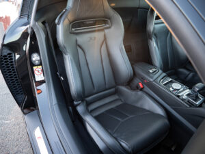 Sièges baquets en cuir – AUDI – R8 Performance – 2020 – Noir Mythic – 620 ch – V10 – 32 900 km – Transmission : Sequentielle – Origine Italie – Privaty Cars – Showroom de voitures de sport haut de gamme près de Poitiers