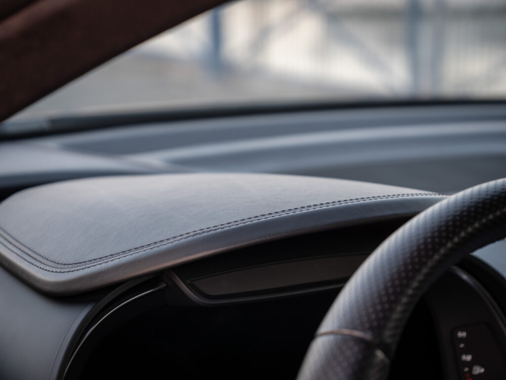 Tableau de bord – AUDI – R8 Performance – 2020 – Noir Mythic – 620 ch – V10 – 32 900 km – Transmission : Sequentielle – Origine Italie – Privaty Cars – Rachat express de supercars et hypercars dans l’Ouest de la France