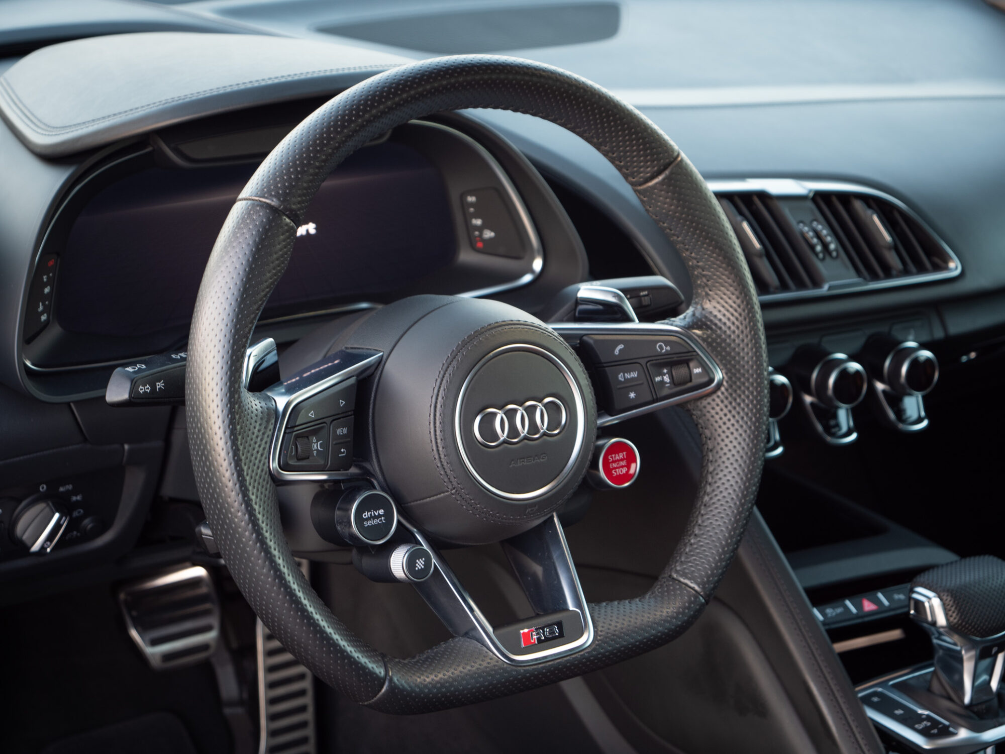 Volant – AUDI – R8 Performance – 2020 – Noir Mythic – 620 ch – V10 – 32 900 km – Transmission : Sequentielle – Origine Italie – Privaty Cars – Dépôt-vente de véhicules AUDI près de Niort