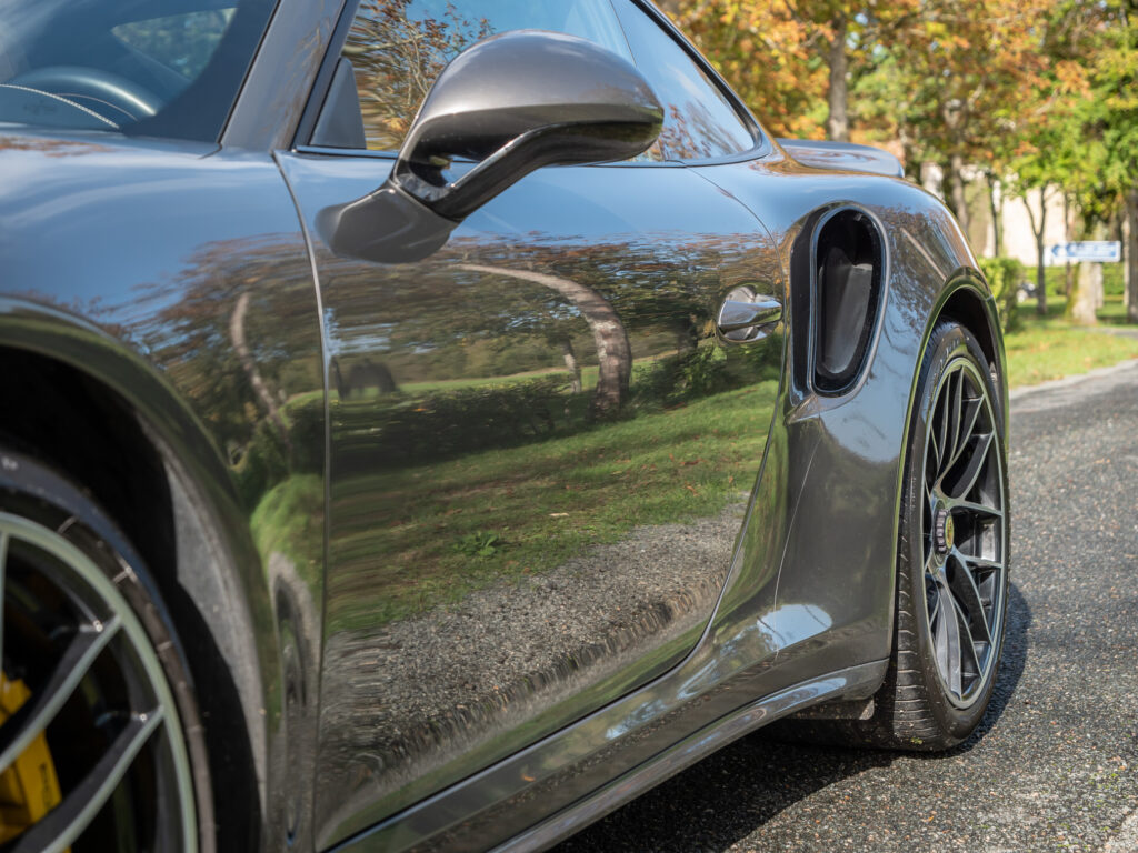 Aile arrière avec ouïe d'aération – PORSCHE – 911 991.2 – 2016 – Gris Quartz – 580 ch – Flat 6 Turbo – 36 900 km – Transmission : Sequentielle – Origine France – Privaty Cars – Rachat cash de voitures PORSCHE en Nouvelle-Aquitaine