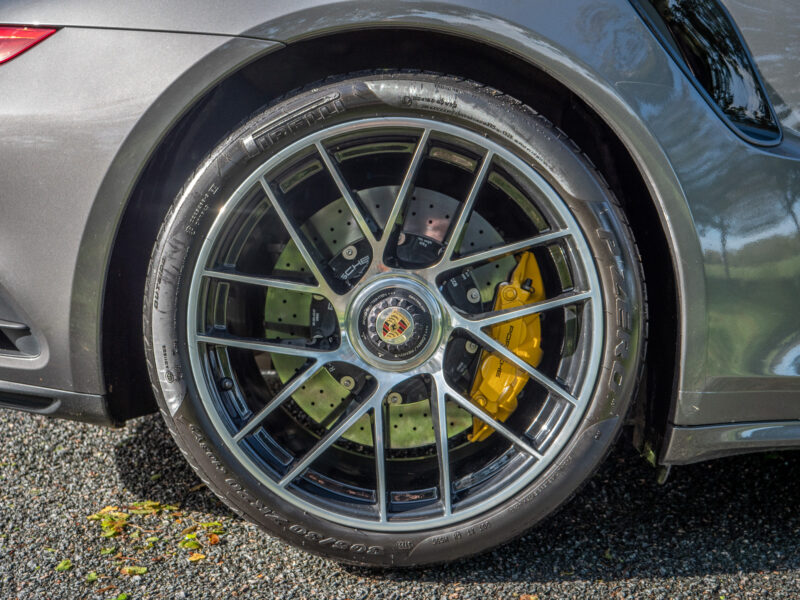 Jantes – PORSCHE – 911 991.2 – 2016 – Gris Quartz – 580 ch – Flat 6 Turbo – 36 900 km – Transmission : Sequentielle – Origine France – Privaty Cars – Expert des modèles PORSCHE à La Rochelle