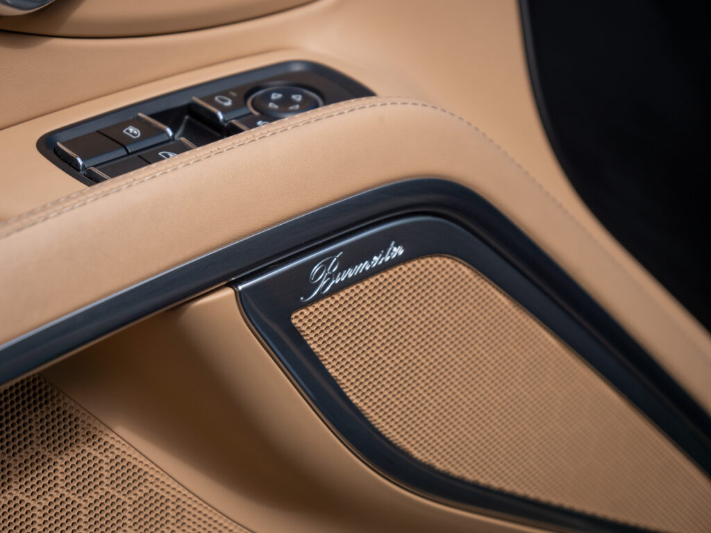 Panneau de porte en cuir beige – PORSCHE – 911 991.2 – 2016 – Gris Quartz – 580 ch – Flat 6 Turbo – 36 900 km – Transmission : Sequentielle – Origine France – Privaty Cars – Recherche de supercars hors marché proche de Nantes