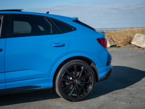 Jante alliage noir brillant – AUDI – RS Q3 Sportback – 2020 – Turbo blue – 400 ch – 5 cylindres Turbo – 16 900 km – Transmission : Sequentielle – Origine Allemagne – Privaty Cars – Importation de véhicules de prestige et sportifs près de Poitiers