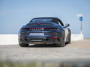 À vendre – PORSCHE – 911 992 4S Cabriolet – 2021 – Bleu Nuit Métallisé – 19 900 km – 450 ch – Flat 6 Bi-Turbo – Transmission : Sequentielle – Vue principale – Origine France – Privaty Cars – Recherche personnalisée de modèles PORSCHE proche de Bordeaux