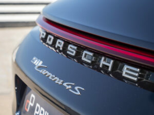 Carrosserie – PORSCHE – 911 992 4S Cabriolet – 2021 – Bleu Nuit Métallisé – 450 ch – Flat 6 Bi-Turbo – 19 900 km – Transmission : Sequentielle – Origine France – Privaty Cars – Expert des modèles PORSCHE près de Niort