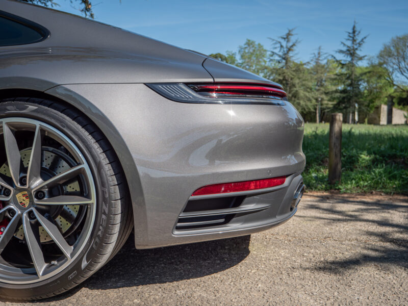 Carrosserie – PORSCHE – 911 992 S – 2019 – PTS Agate Grey Metallic – 450 ch – Flat 6 Bi-Turbo – 39 900 km – Transmission : Sequentielle – Origine France – Privaty Cars – Expert des voitures de prestige d’occasion dans l’Ouest de la France