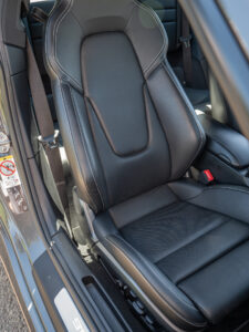 Sièges – PORSCHE – 911 992 S – 2019 – PTS Agate Grey Metallic – 450 ch – Flat 6 Bi-Turbo – 39 900 km – Transmission : Sequentielle – Origine France – Privaty Cars – Vente de voitures de prestige d’occasion à 2 heures de Paris en TGV