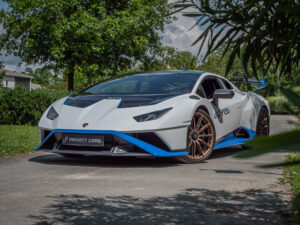 À vendre – LAMBORGHINI – HURACAN STO – 2021 – Bianco Asopo – 13 900 km – 640 ch – V10 Atmo – Transmission : Sequentielle – Vue principale – Origine Italie – Privaty Cars – Vente de voitures de prestige d’occasion entre Bordeaux et Nantes