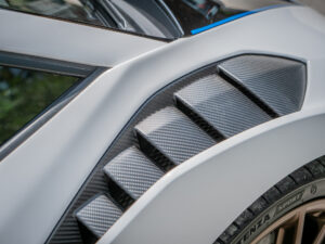 Détails carbone – LAMBORGHINI – HURACAN STO – 2021 – Bianco Asopo – 640 ch – V10 Atmo – 13 900 km – Transmission : Sequentielle – Origine Italie – Privaty Cars – Courtage automobile pour véhicules exclusifs à La Rochelle