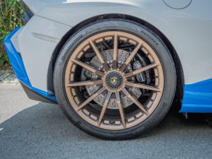 Jantes – LAMBORGHINI – HURACAN STO – 2021 – Bianco Asopo – 640 ch – V10 Atmo – 13 900 km – Transmission : Sequentielle – Origine Italie – Privaty Cars – Chasseur de voitures de sport sur mesure à 2 heures de Paris en TGV