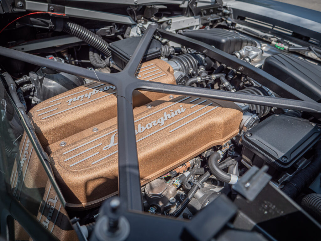 Moteur – LAMBORGHINI – HURACAN STO – 2021 – Bianco Asopo – 640 ch – V10 Atmo – 13 900 km – Transmission : Sequentielle – Origine Italie – Privaty Cars – Reprise de voitures de sport et collection à La Rochelle