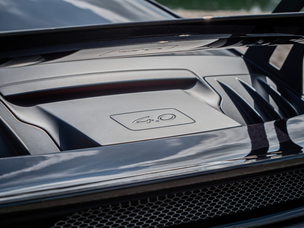 Moteur avec capot en carbone – PORSCHE – 911 992 GT3 – 2021 – Noir Intense métallisé – 510 ch – Flat 6 Atmo – 15 900 km – Transmission : Sequentielle – Origine France – Privaty Cars – Mandat de vente pour automobiles de luxe en Nouvelle-Aquitaine