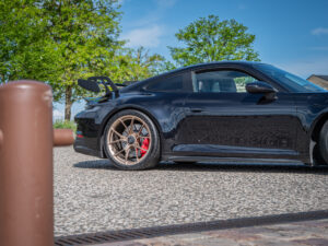 Aileron arrière avec support double – PORSCHE – 911 992 GT3 – 2021 – Noir Intense métallisé – 510 ch – Flat 6 Atmo – 15 900 km – Transmission : Sequentielle – Origine France – Privaty Cars – Courtage automobile PORSCHE proche de Nantes