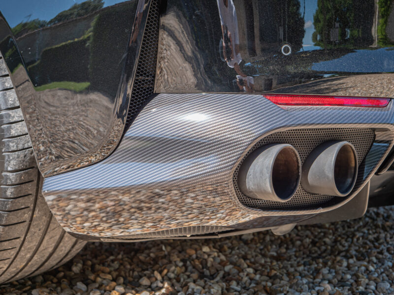 Sortie d'échappement en acier inoxydable – FERRARI – 812 Superfast – 2018 – Nero DS 1250 – 800 ch – V12 – 29 900 km – Transmission : Sequentielle – Origine Allemagne – Privaty Cars – Expert des modèles FERRARI près de Poitiers