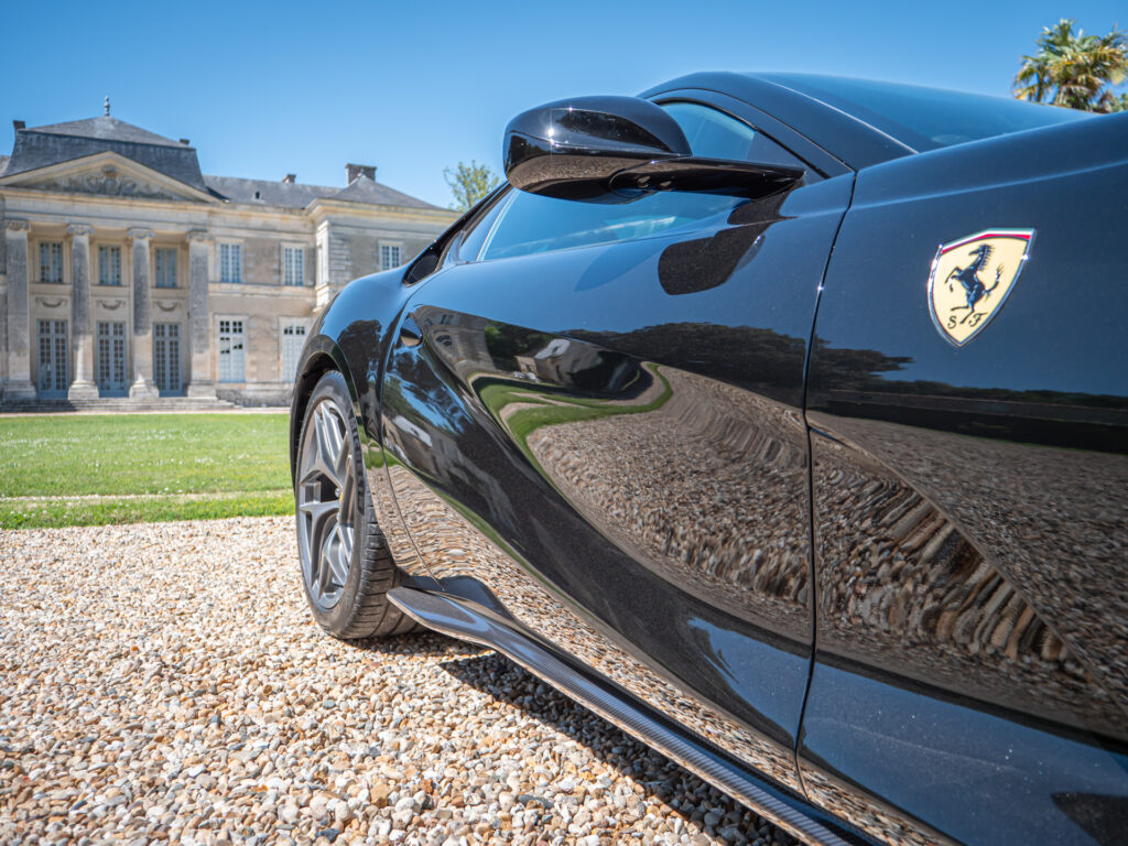 Carrosserie – FERRARI – 812 Superfast – 2018 – Nero DS 1250 – 800 ch – V12 – 29 900 km – Transmission : Sequentielle – Origine Allemagne – Privaty Cars – Sélection de véhicules FERRARI disponibles proche de Nantes