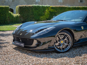 Carrosserie – FERRARI – 812 Superfast – 2018 – Nero DS 1250 – 800 ch – V12 – 29 900 km – Transmission : Sequentielle – Origine Allemagne – Privaty Cars – Recherche personnalisée de voitures de sport d’occasion entre Bordeaux et Nantes