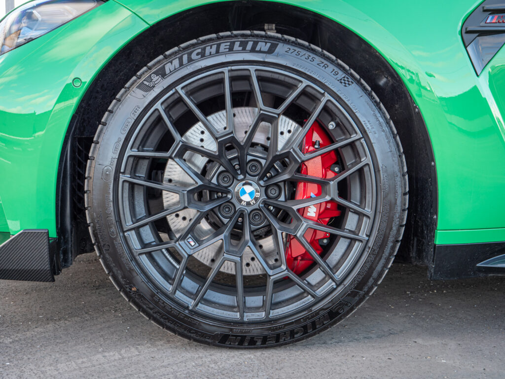 Jantes – BMW – BMW M3 CS – 2023 – Signal Green – 550 ch – 6 cyl Bi-Turbo – 2 500 km – Transmission : Sequentielle – Origine France – Privaty Cars – Dépôt-vente de véhicules BMW à 2 heures de Paris en TGV