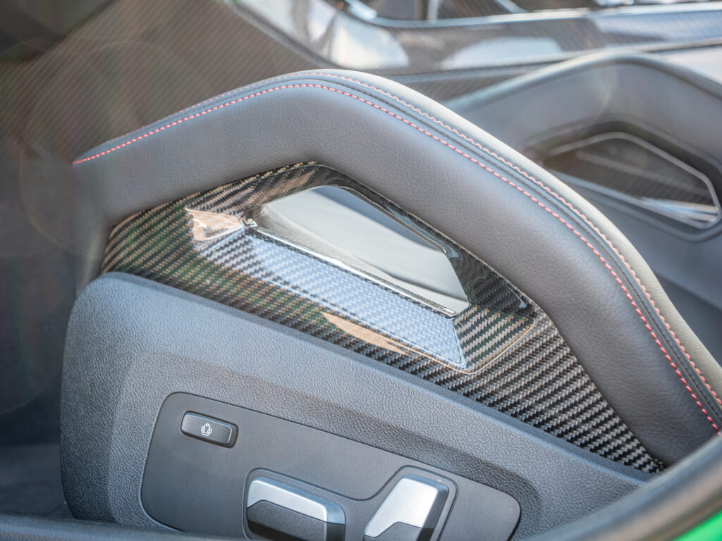 Panneau de porte en carbone – BMW – BMW M3 CS – 2023 – Signal Green – 550 ch – 6 cyl Bi-Turbo – 2 500 km – Transmission : Sequentielle – Origine France – Privaty Cars – Vente de véhicules d’investissement et de collection dans l’Ouest de la France