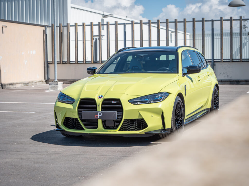 Vue avant avec calandre distinctive – BMW – BMW M3 TOURING – 2022 – Sao Paulo – 510 ch – 6 cyl Bi-Turbo – 9 500 km – Transmission : Sequentielle – Origine Allemagne – Privaty Cars – Achat et vente de supercars d’occasion dans l’Ouest de la France