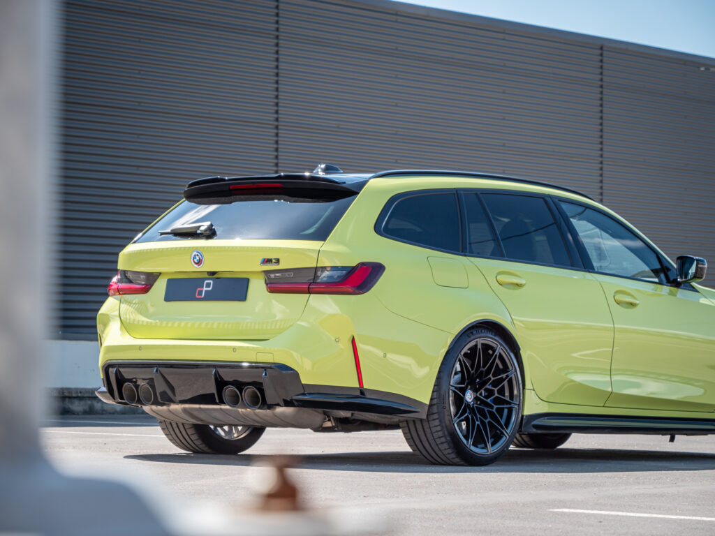 Vue arrière avec diffuseur et sorties d'échappement – BMW – BMW M3 TOURING – 2022 – Sao Paulo – 510 ch – 6 cyl Bi-Turbo – 9 500 km – Transmission : Sequentielle – Origine Allemagne – Privaty Cars – Recherche personnalisée de modèles BMW à 2 heures de Paris en TGV